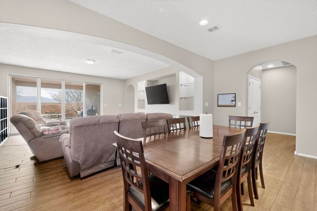 3905 Mountain Trail Loop NE, Rio Rancho, NM 87144