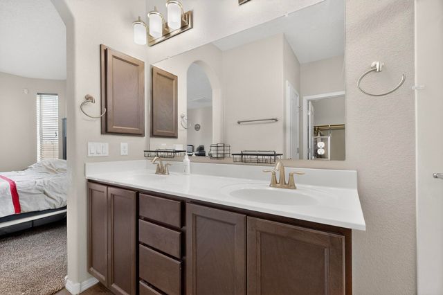 3905 Mountain Trail Loop NE, Rio Rancho, NM 87144