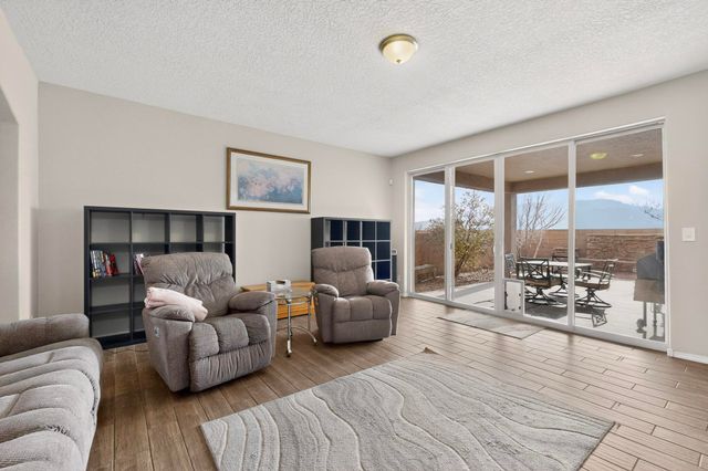 3905 Mountain Trail Loop NE, Rio Rancho, NM 87144