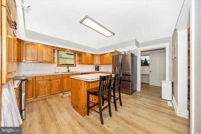 439 SWAN POND RD, Martinsburg, WV 25404