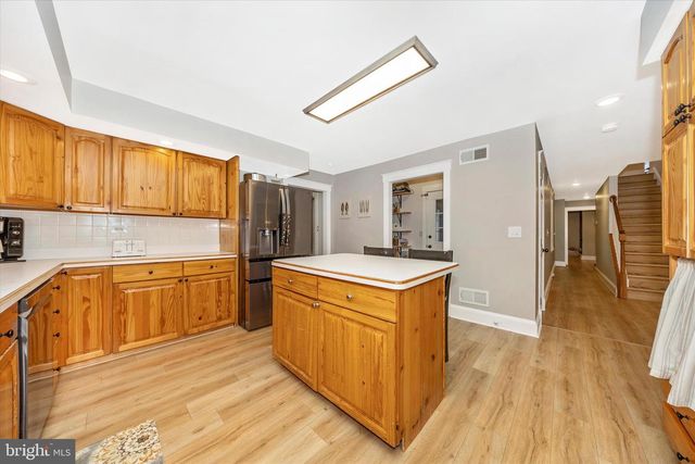 439 SWAN POND RD, Martinsburg, WV 25404