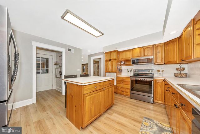 439 SWAN POND RD, Martinsburg, WV 25404