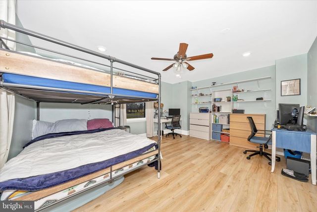 439 SWAN POND RD, Martinsburg, WV 25404