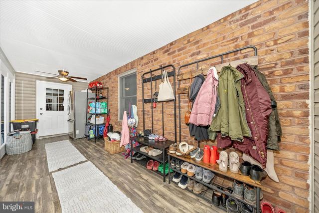 439 SWAN POND RD, Martinsburg, WV 25404