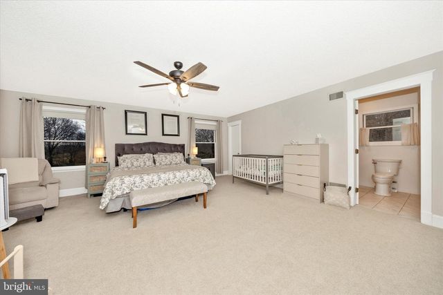 439 SWAN POND RD, Martinsburg, WV 25404