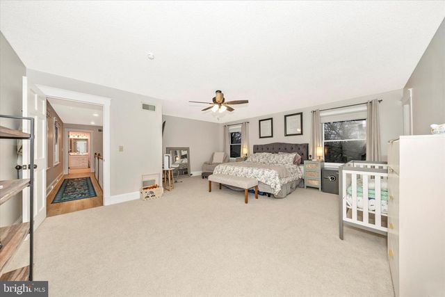 439 SWAN POND RD, Martinsburg, WV 25404