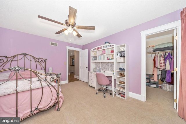 439 SWAN POND RD, Martinsburg, WV 25404