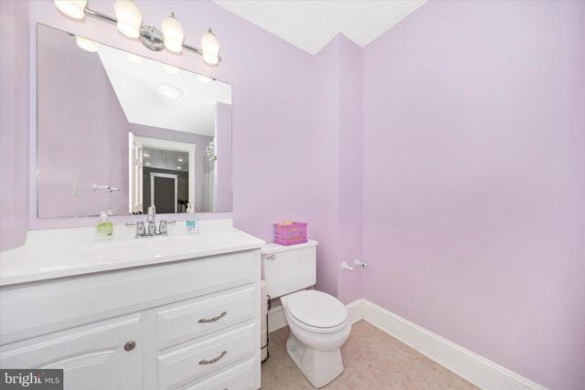 439 SWAN POND RD, Martinsburg, WV 25404