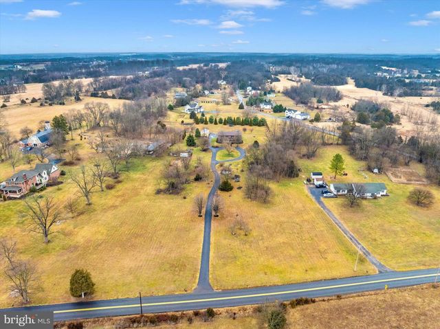 439 SWAN POND RD, Martinsburg, WV 25404