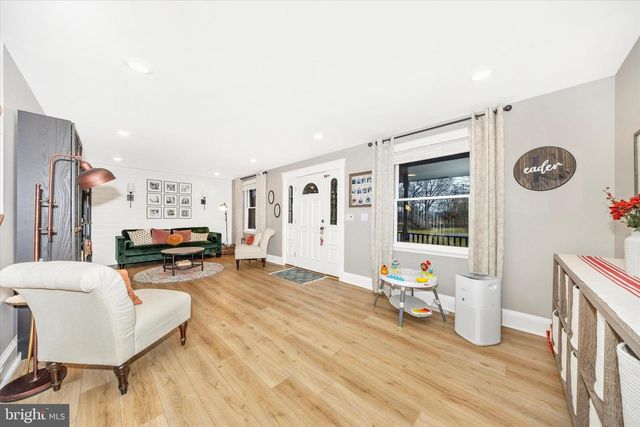 439 SWAN POND RD, Martinsburg, WV 25404