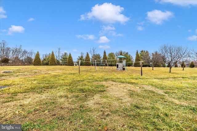 439 SWAN POND RD, Martinsburg, WV 25404