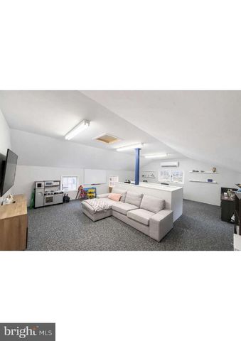 439 SWAN POND RD, Martinsburg, WV 25404