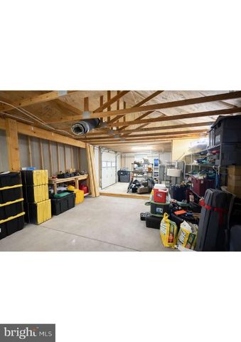 439 SWAN POND RD, Martinsburg, WV 25404