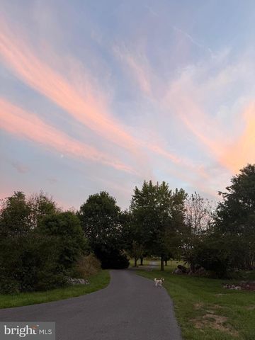 439 SWAN POND RD, Martinsburg, WV 25404