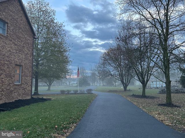 439 SWAN POND RD, Martinsburg, WV 25404