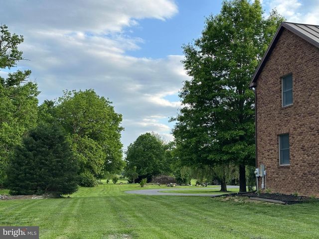 439 SWAN POND RD, Martinsburg, WV 25404