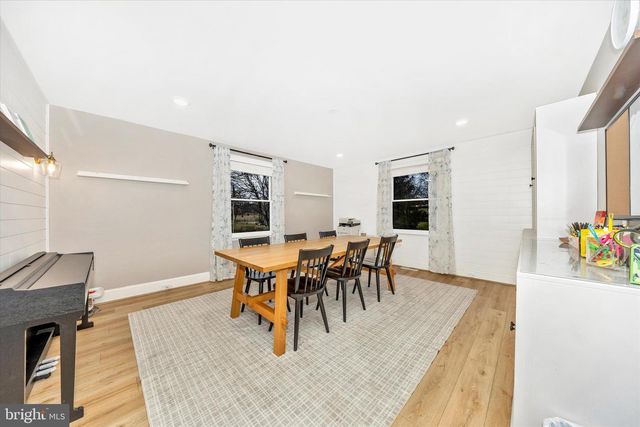 439 SWAN POND RD, Martinsburg, WV 25404