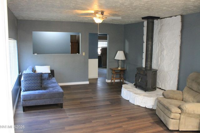 320 Reyes Way, Yerington, NV 89447