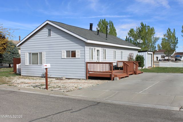 320 Reyes Way, Yerington, NV 89447