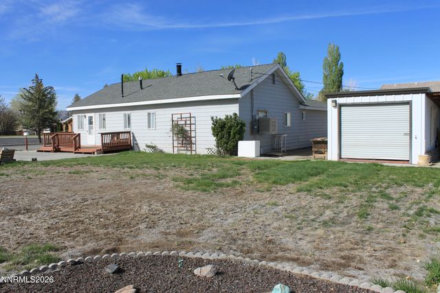 320 Reyes Way, Yerington, NV 89447