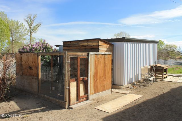 320 Reyes Way, Yerington, NV 89447