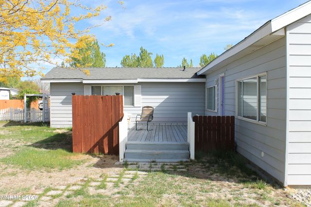 320 Reyes Way, Yerington, NV 89447