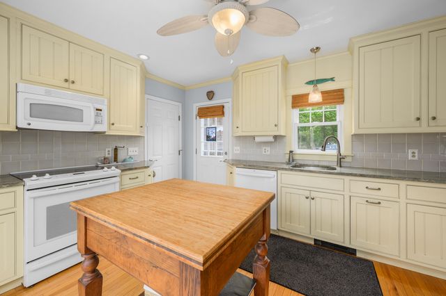 24 Acorn Drive, West Barnstable, MA 02668