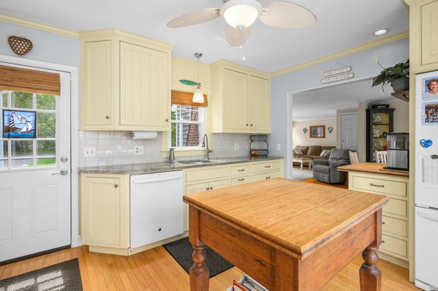 24 Acorn Drive, West Barnstable, MA 02668