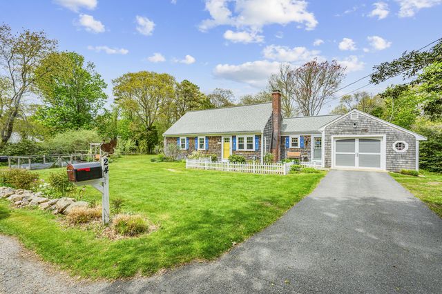 24 Acorn Drive, West Barnstable, MA 02668