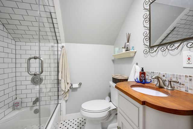 24 Acorn Drive, West Barnstable, MA 02668