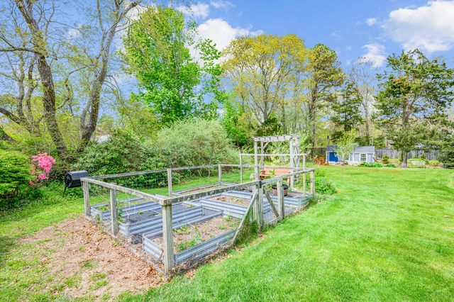 24 Acorn Drive, West Barnstable, MA 02668