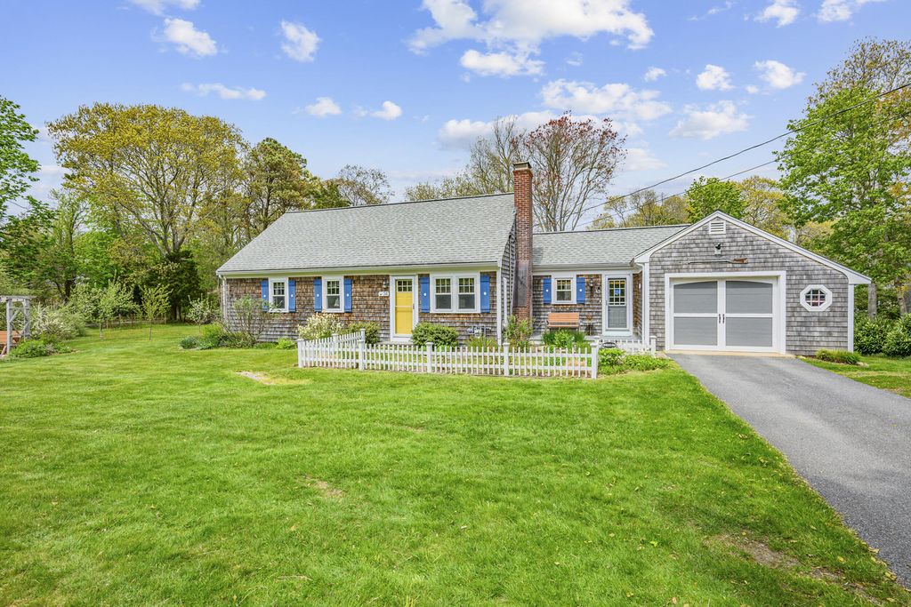 24 Acorn Drive, West Barnstable, MA 02668