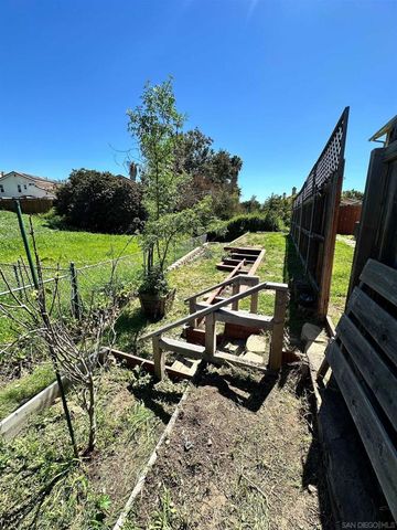 2275 Peppermint Ln, Lemon Grove, CA 91945