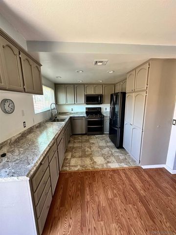 2275 Peppermint Ln, Lemon Grove, CA 91945