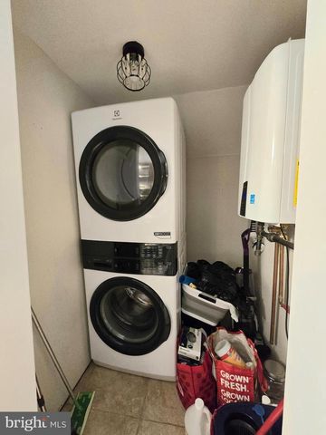 7 WOODSIDE AVE, Keansburg, NJ 07734