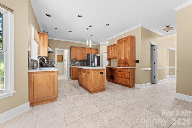 5010 Ardenwoods Drive, Charlotte, NC 28215