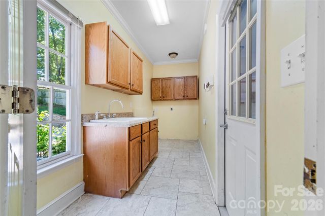 5010 Ardenwoods Drive, Charlotte, NC 28215