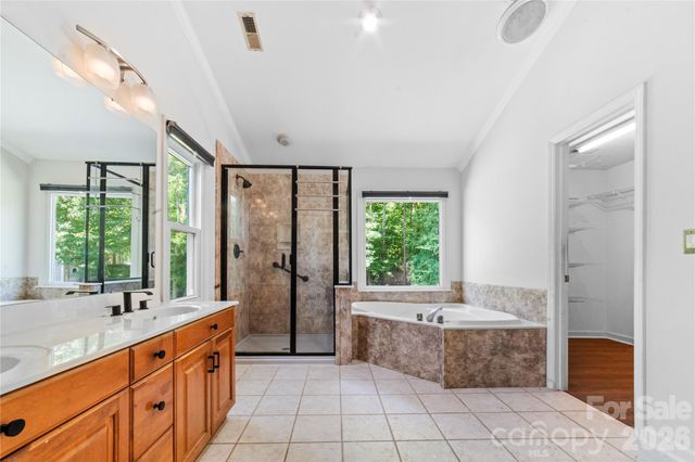5010 Ardenwoods Drive, Charlotte, NC 28215