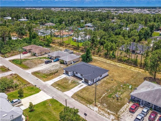 4733 28th ST SW, Lehigh Acres, FL 33973