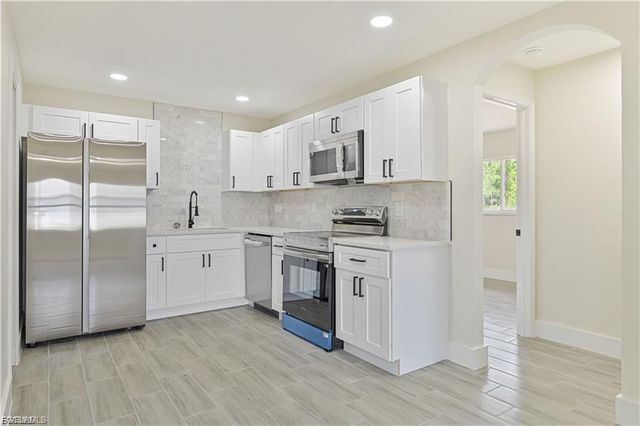 4733 28th ST SW, Lehigh Acres, FL 33973