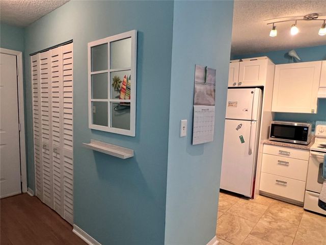 4040 CROCKERS LAKE BOULEVARD 1717, Sarasota, FL 34238