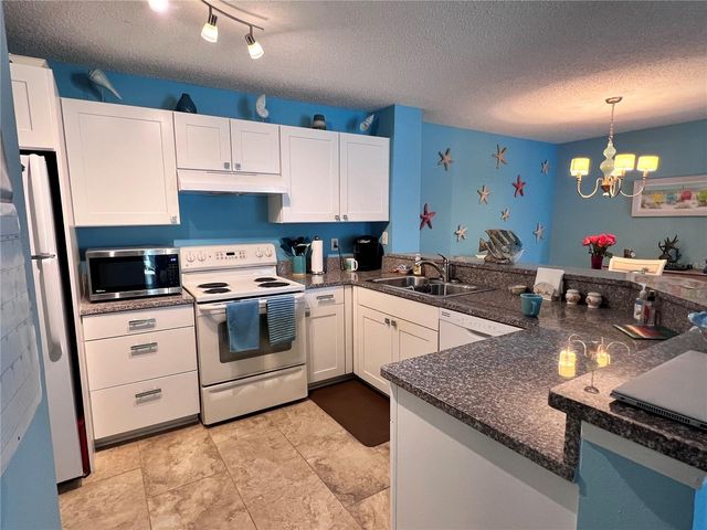 4040 CROCKERS LAKE BOULEVARD 1717, Sarasota, FL 34238