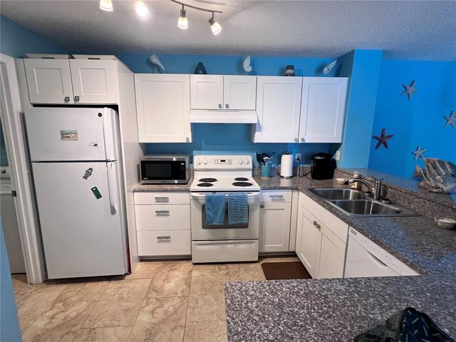 4040 CROCKERS LAKE BOULEVARD 1717, Sarasota, FL 34238