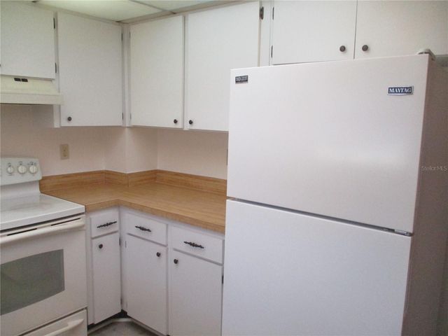 1304 LAMBDETH COURT, Sun City Center, FL 33573