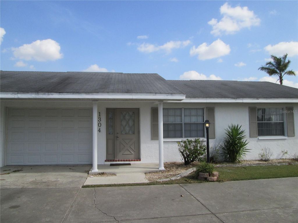 1304 LAMBDETH COURT, Sun City Center, FL 33573