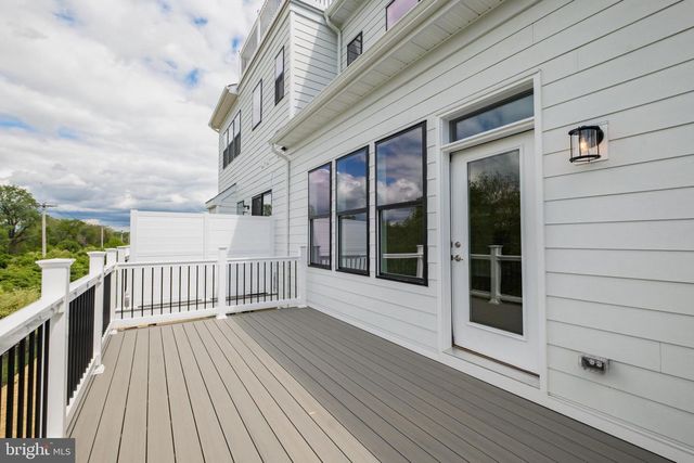 217 RIVER TRAIL CIR, King Of Prussia, PA 19406