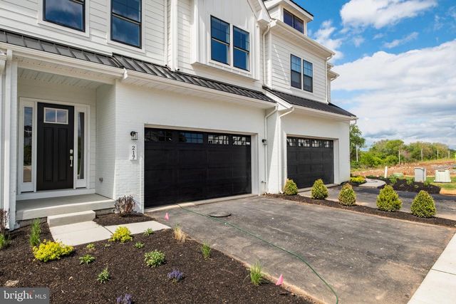 217 RIVER TRAIL CIR, King Of Prussia, PA 19406