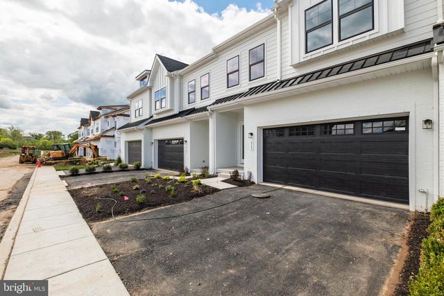 217 RIVER TRAIL CIR, King Of Prussia, PA 19406