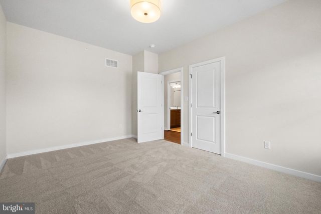 217 RIVER TRAIL CIR, King Of Prussia, PA 19406