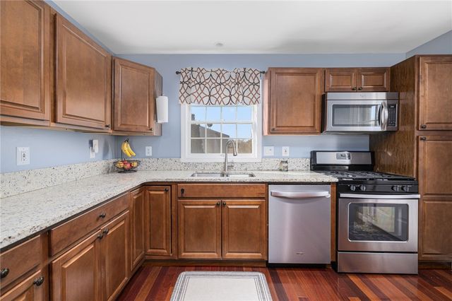 136 Corporate Place, Middletown, RI 02842